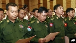 Đại diện quân sự trong phiên họp của Quốc hội Miến Ðiện ở Naypyitaw, ngày 23/4/2012