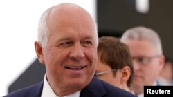 Tổng giám đốc điều hành Rostec, ông Sergei Chemezov, một đồng minh thân cận của Tổng thống Nga Vladimir Putin.