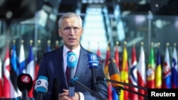 Tổng thư ký NATO Jens Stoltenberg ngày 13/6/2024 nói với báo chí tại cuộc họp các Bộ trưởng Quốc phòng NATO rằng quyền tấn công xuyên biên giới của Ukraine đã trở nên rõ ràng hơn kể từ khi Nga mở mặt trận mới ở phía bắc Kharkiv.