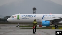 Máy bay Airbus A321Neo của hãng Bamboo Airways chuẩn bị cất cánh. Chính phủ Việt Nam vừa chỉ thị 6 bộ ngành hỗ trợ cho Bamboo Airways vượt qua những khó khăn về tài chính.