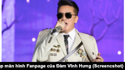 Ca sỹ Đàm Vĩnh Hưng trong trang phục trình diễn gây tranh cãi trong đêm liveshow tối 4/5