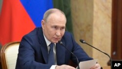 Tổng thống Nga Vladimir Putin họp nội các tại Moscow, ngày 6/5/2024 trưới lễ nhậm chức ngày 7/5/2024. 