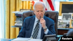 Tổng thống Hoa Kỳ Joe Biden điện đàm với Thủ tướng Israel Benjamin Netanyahu tại Phòng Bầu Dục Tòa Bạch Ốc ngày 4/4/2024. 