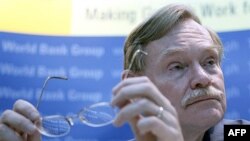 Chủ tịch Ngân hàng Thế giới Robert Zoellick vừa công bố một bản tóm tắt của một phúc trình do Ngân hàng Thế giới và các chuyên gia Trung Quốc đồng soạn thảo