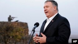 Ngoại trưởng Mike Pompeo phát biểu khi tới thăm Israel.