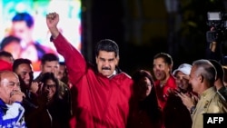 Prezidan Venezuelyen an, Nicolas Maduro, kriye viktwa nan rezilta eleksyon dimanch 30 jiyè 2017 yo kote yo eli yon Asanble Nasyonal Konstitiyant ki pral gen manda re-ekri konstitisyon peyi a. Karakas, 31, jiyè 2017.