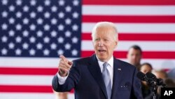 Tổng thống Mỹ Joe Biden phát biểu tại Sân bay Quốc tế Portland ở thành phố Portland, bang Oregon, ngày 21 tháng 4 năm 2022.