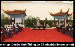 Hai nhà lãnh đạo Nguyễn Phú Trọng của Việt Nam và Tập Cận Bình của Trung Quốc thưởng trà ở Bắc Kinh trong quá khứ.