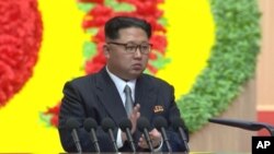 Lãnh tụ Bắc Triều Tiên Kim Jong Un phát biểu tại Đại hội đảng ở Bình Nhưỡng, ngày 7/5/2016. 