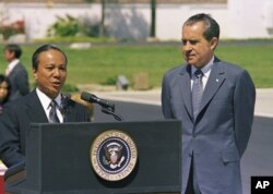 Tổng thống Richard Nixon và Tổng thống Nguyễn Văn Thiệu trong một cuộc hội kiến tại San Clemente, California, ngày 2 tháng 4 năm 1973.