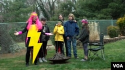 Lightning Bolt Lady hears some disappointed children and super-speed walks to them to help.