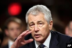 Cựu Thượng nghị sĩ Chuck Hagel trong buổi điều trần trước Ủy ban Quân vụ Thượng viện