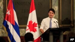 Thủ tướng Canada Justin Trudeau tại Cuba trong một chuyến thăm vào tháng 11/2016. Canada đã triệu hồi gia đình của nhân viên sứ quán ở thủ đô Cuba vì mắc những căn bệnh lạ trong khi tiếp tục điều tra nguyên nhân.