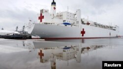 Tàu bệnh viện USNS Mercy.