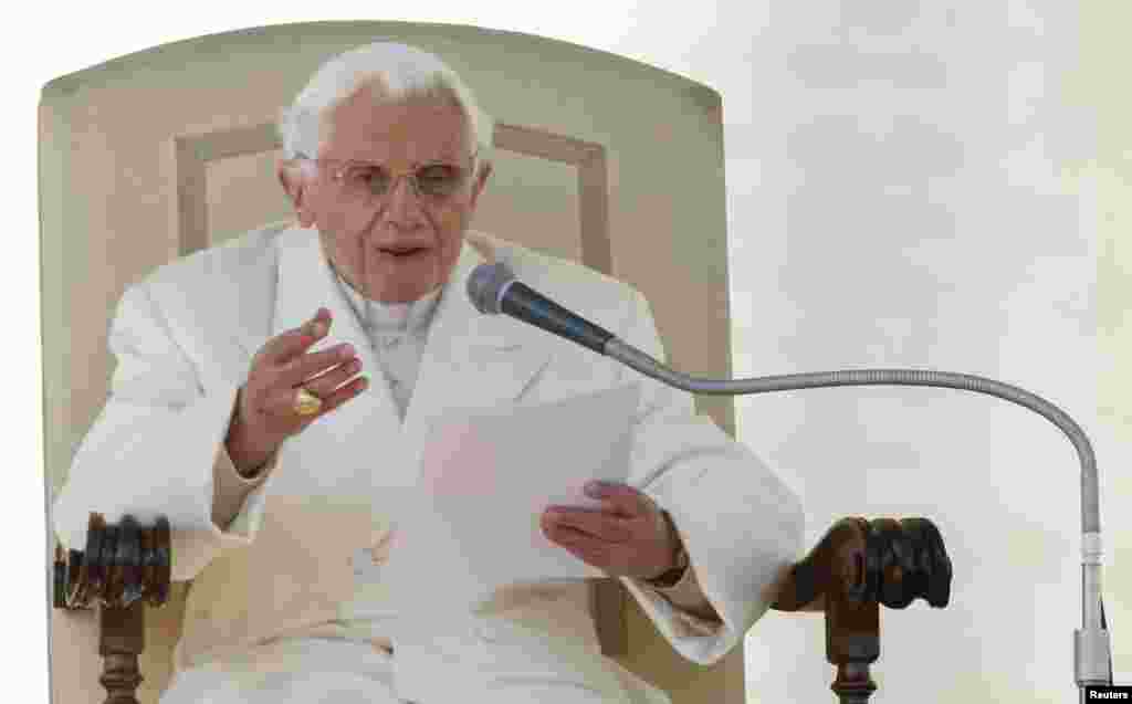 &ETH;ức Gi&aacute;o Ho&agrave;ng Benedict XVI chủ tr&igrave; lễ cầu nguyện v&agrave; gặp gỡ gi&aacute;o d&acirc;n lần cuối trước khi tho&aacute;i vị v&agrave;o ng&agrave;y 28/2/2013.