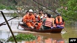 Xuồng tản cư ở Hà Nội ngày 10/9/2024.
