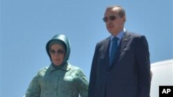 Thủ Tướng Thổ Nhĩ Kỳ và phu nhân Emine Erdogan.