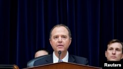 Dân biểu Adam Schiff, Chủ tịch Ủy ban Tình báo Hạ viện.