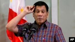 Tổng thống Philippines Rodrigo Duterte nói chỉ riêng sự hiện diện của các lực lượng đặc biệt Hoa Kỳ góp phần tạo nên bất ổn ở Mindanao. 