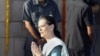 Bà Sonia Gandhi xuất hiện trước công chúng lần đầu tiên sau phẫu thuật