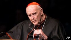 Tư liệu - Hồng y Theodore McCarrick phát biểu trong một buổi lễ truy điệu ở South Bend, bang Indiana, Mỹ, ngày 4 tháng 3, 2015.