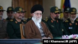 Ông Ayatollah Ali Khamenei khẳng định rằng Iran sẽ không lùi bước trước các đòi hỏi thái quá.