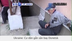 Cư dân gần sân bay Donetsk tìm nơi trú ẩn lánh chiến sự (VOA60)