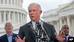 Thượng nghị sĩ Jeff Sessions.