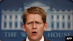 Phát ngôn viên Tòa Bạch Ốc Jay Carney kêu gọi Israel và Palestine không nên có hành động nào gây khó thêm cho cả đôi bên trong việc tiến đến đàm phán