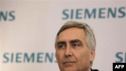 Tổng Giám đốc điều hành công ty Siemens Peter Loscher