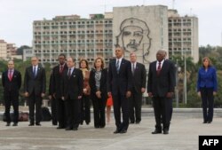 Tổng thống Obama dự lễ đặt vòng hoa tại đài tưởng niệm anh hùng độc lập Cuba Jose Marti tại Quảng trường Cách mạng.