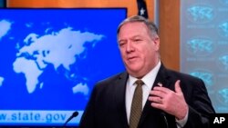 Ngoại trưởng Mike Pompeo trong cuộc họp báo tại Bộ Ngoại giao Mỹ ở Washington ngày 22/4/2020.