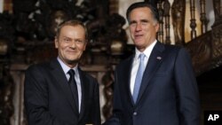 Ông Mitt Romney và Thủ tướng Ba Lan Donald Tusk tại Gdansk, ngày 30/7/2012