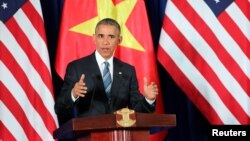 Tổng thống Hoa Kỳ Barack Obama phát biểu trong họp báo tại Trung tâm hội nghị quốc tế tại Hà Nội, ngày 23/5/2016.