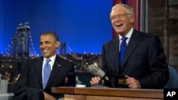 Tổng thống Hoa Kỳ Barack Obama xuất hiện trên chương trình hội thoại truyền hình David Letterman tại New York, ngày 18/9/0212 