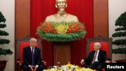 Tổng thống Mỹ Donald Trump hội đàm với Tổng bí thư Nguyễn Phú Trọng ở Hà Nội cuối năm 2017.