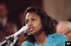 Anita Hill điều trần trước Ủy ban Tư pháp Thượng viện vào năm 1991.