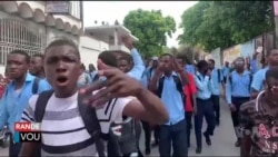 Timoun Ayiti yo Toujou Gen Difikilte pou Ale Lekòl