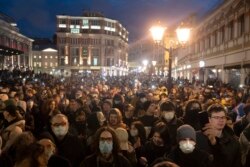 Dân Nga tham gia tuần hành hậu thuẫn lãnh đạo đối lập Nga Alexei Navalny đang bị cầm tù ở Moscow, Nga, ngày 21/4/2021. Nhiều người bị bắt.