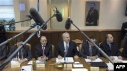 Thủ Tướng Benjamin Netanyahu mô tả việc Iran đưa tàu chiến qua Kênh đào Suez là một âm mưu của Iran nhằm nới rộng tầm ảnh hưởng của nước này trong khu vực vào một thời điểm bất ổn.