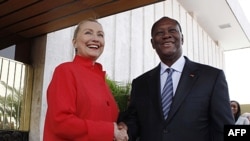 Ngoại trưởng Clinton gặp Tổng thống Côte D'Ivoire Alassane Dramane Ouattara tại Abidjan, ngày 17/1/2012