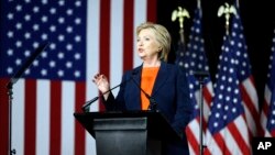 Ứng cử viên tổng thống của Đảng Dân chủ Hillary Clinton phát biểu về an ninh quốc gia ở San Diego, California, ngày 2 tháng 6 năm 2016.