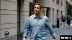 Báo The New York Times cho biết FBI đã thu giữ bản ghi âm trong năm nay trong một cuộc đột kích văn phòng của Michael Cohen, luật sư lâu năm của Tổng thống Donald Trump.