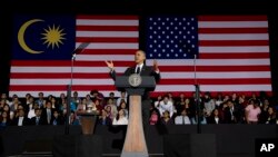 Phát biểu tại Malaysia, Tổng thống Obama tuyên bố Mỹ và Châu Âu phải hành động chung với nhau để áp dụng các biện pháp chế tài chống lại Nga vì những hành động của Moscow ở Ukraine.