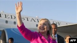 Ngoại trưởng Mỹ Hillary Clinton đến thủ đô Naypyitaw, Miến Điện hôm thứ Tư, 30/11/2011