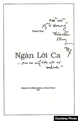 Phạm Duy đề tặng NXH cuốn Ngàn Lời Ca