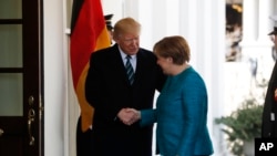 TT Trump và Thủ Tướng Merkel gặp nhau trong Phòng Bầu dục      