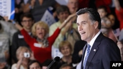 Ứng viên đảng Cộng hòa Mitt Romney ăn mừng chiến thắng ở bang Florida, ngày 31/1/2012