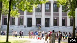 Đại học Harvard, một trong những trường danh tiếng mà gia đình bà Bùi Thị Bưởi muốn gửi con vào học.