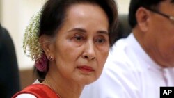 Bà Aung San Suu Kyi.